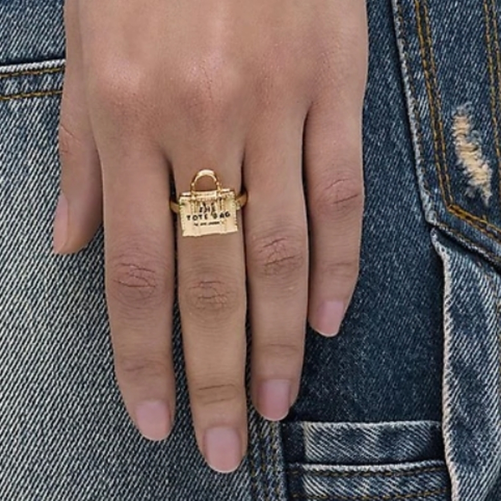 Marc Jacobs Goldtone Tote Bag Ring/Bnwt - Picture 2 of 5